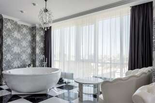 Гостиница Мартон Palace Краснодар Люкс с джакузи (белый)-9