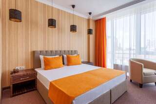 Гостиница Мартон Palace  Краснодар Улучшенный двухместный номер с 1 кроватью-5