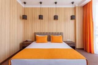 Гостиница Мартон Palace  Краснодар Улучшенный двухместный номер с 1 кроватью-8