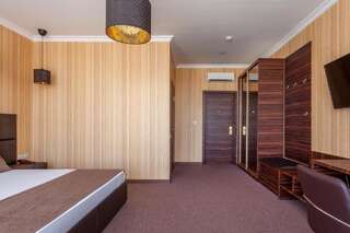 Гостиница Мартон Palace  Краснодар Улучшенный двухместный номер с 1 кроватью-12