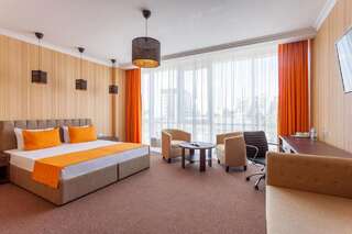 Гостиница Мартон Palace  Краснодар Улучшенный двухместный номер с 1 кроватью-2