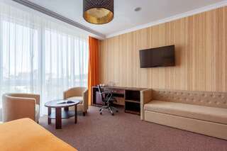 Гостиница Мартон Palace Краснодар Номер улучшенный с одной двуспальной или двумя односпальными кроватями-2