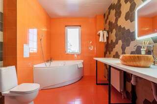 Гостиница Мартон Palace Краснодар Номер люкс с 1 двуспальной кроватью-2