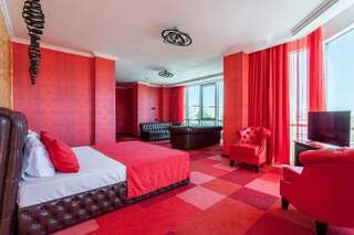 Гостиница Мартон Palace Краснодар Номер люкс с 1 двуспальной кроватью-6