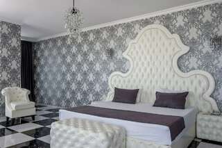 Гостиница Мартон Palace Краснодар Люкс с джакузи (белый)-10